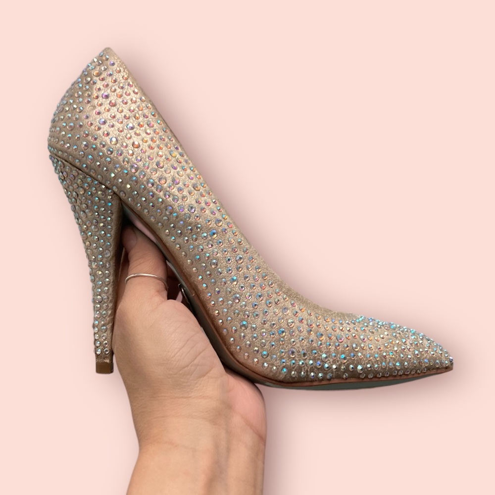 Betsey Johnson Rhinestone/Shime Pumps 💎